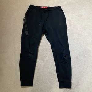 Nike Tech Fleece pant black v2 Medium